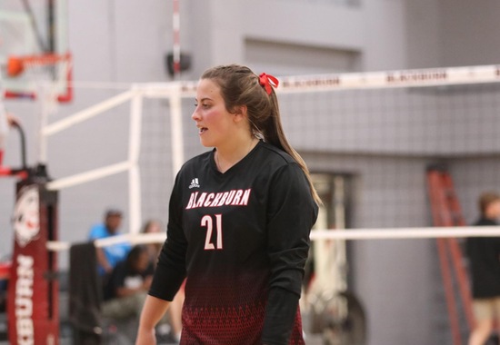 Women's Volleyball fall to Lyon and Fontbonne in Doubleheader